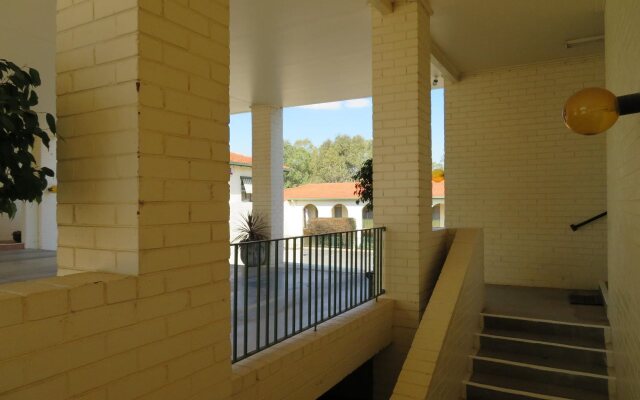 Bishops Lodge Narrandera