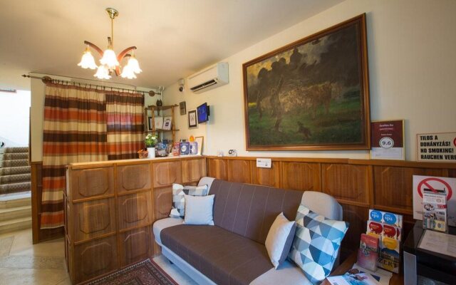 Helios Hotel Pension