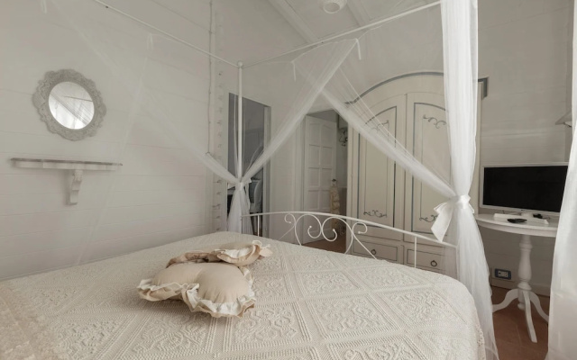 3716 Villetta White by Barbarhouse