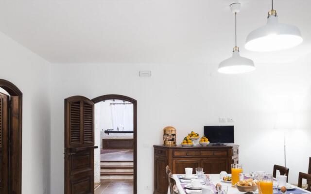 Exclusive seafront villa with private pool-VILLA LUNA BLU