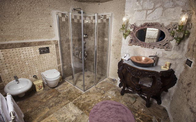 Elika Cave Suites & Spa