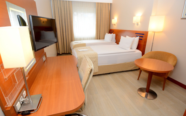 Holiday Inn Istanbul City by IHG - Image 4