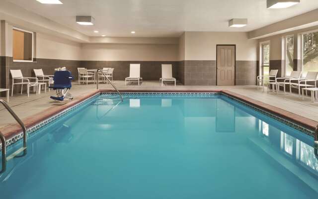 Country Inn & Suites by Radisson, Indianapolis South, IN