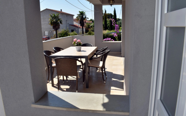 Pool Apartment Bakija