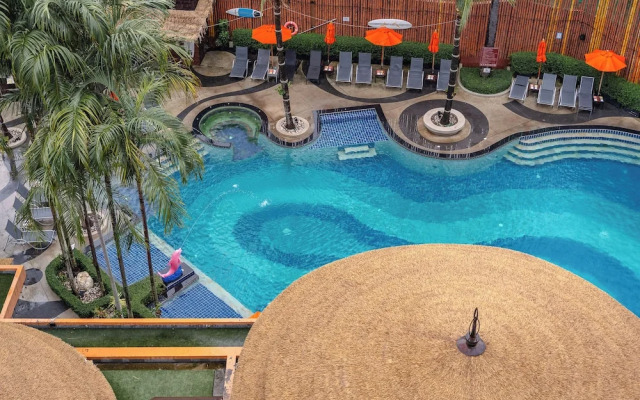 Chill & Play Near Beach Pool C202