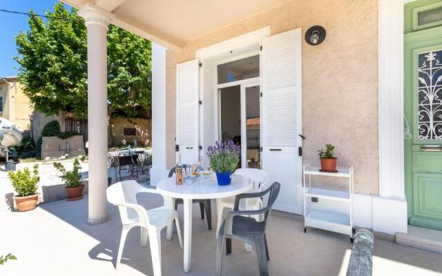 Luxurious 1 bedroom, AC, terrace, close beaches - Dodo et Tartine