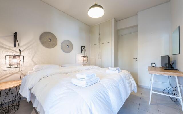 Luxury Home With Jacuzzi and Spectacular Sea Views for 8 Guests