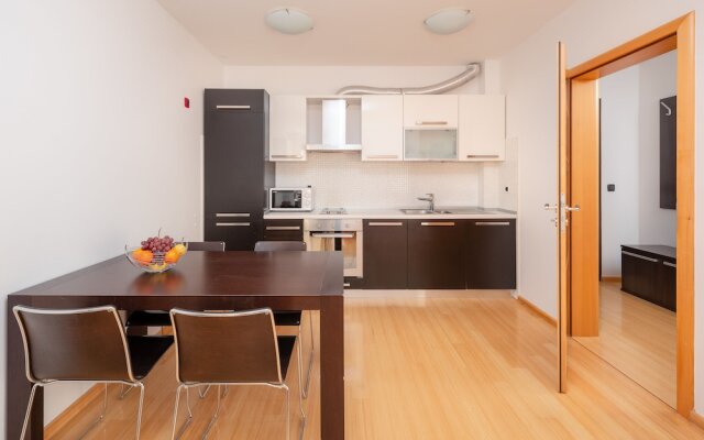 Hotel Tucepi (Private Apartments)