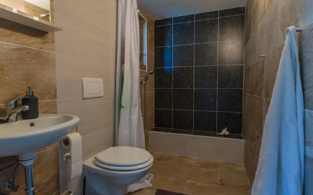 Large Holiday Home With Private Pool, Wellness & Sea View