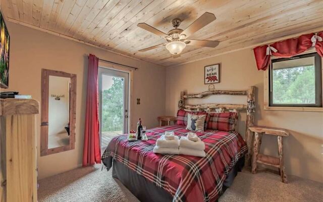 Midtown HideAway - Two Bedroom Cabin