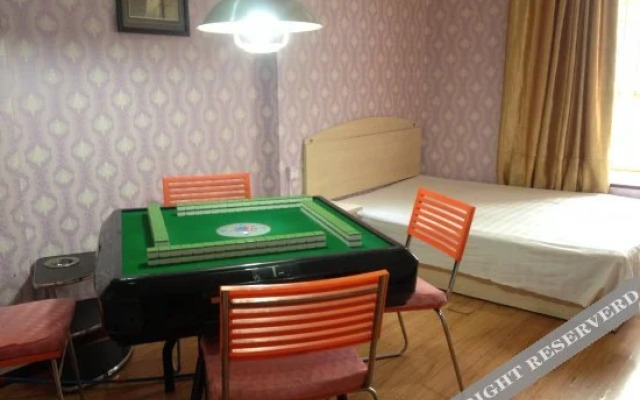 V8 Apartment Hotel