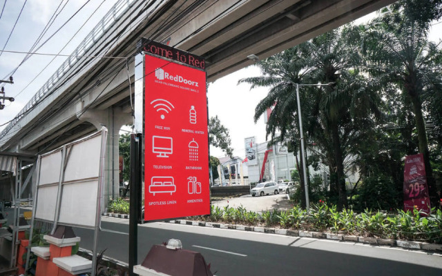 RedDoorz near Palembang Square Mall 2