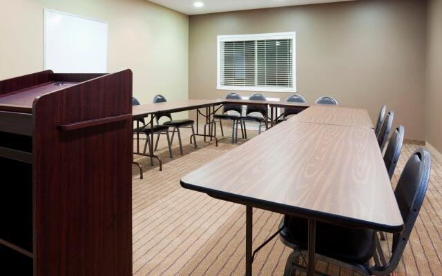 Holiday Inn Express Devils Lake by IHG