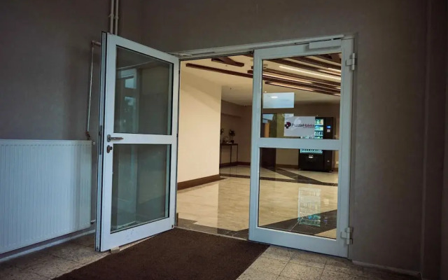 Puzzle Hotels