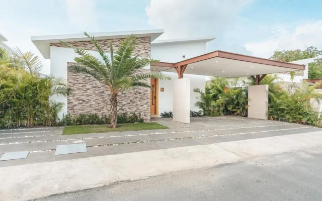 Charming Villa With Private Pool in Juan Dolio