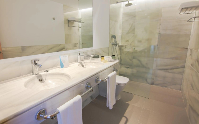 CM Playa del Moro Hotel