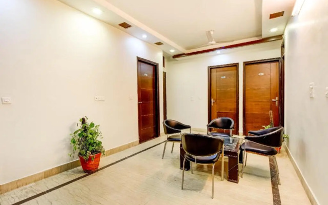 Red Rose By OYO Rooms