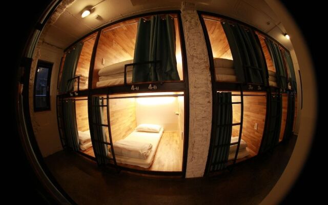 Seoul Cube Hotel - Hostel