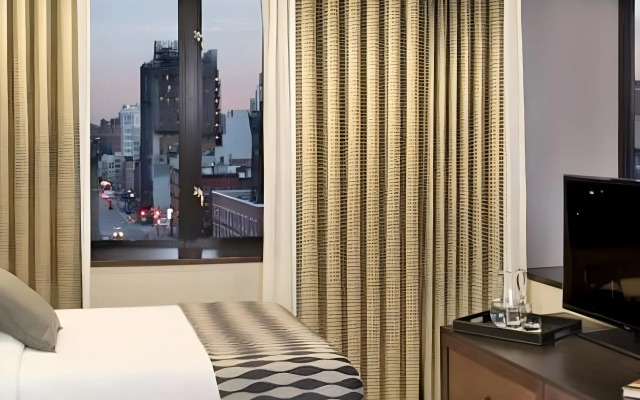 Leon Hotel LES
