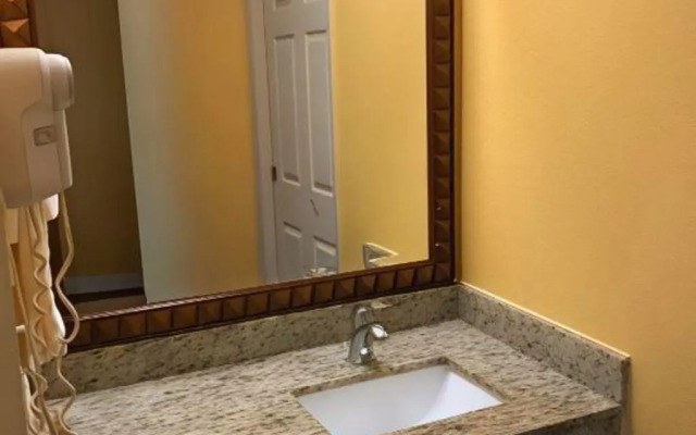 Americas Best Value Inn Addison Dallas