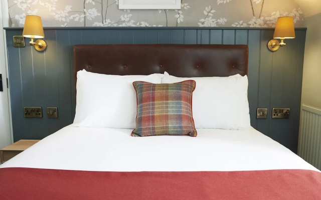 Castle Hotel by Chef and Brewer Collection