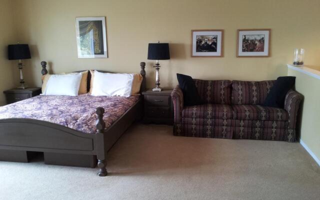 Hemingway's By the Sea B&B