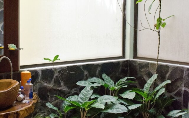 Gingerbread Hotel and Restaurant