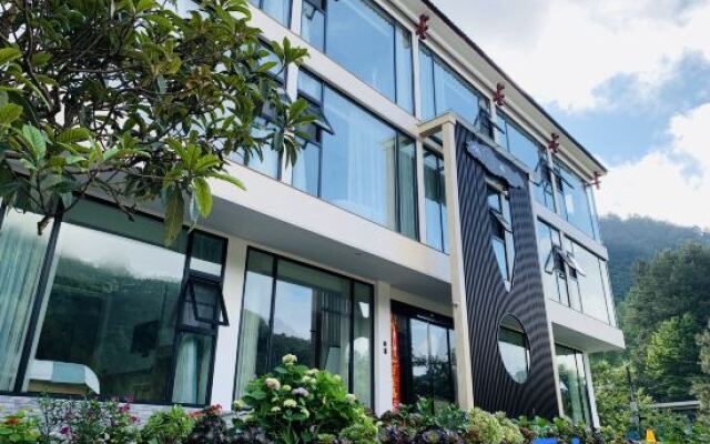 Huaxu Yimeng B&B (Zhangjiajie National Forest Park Branch)