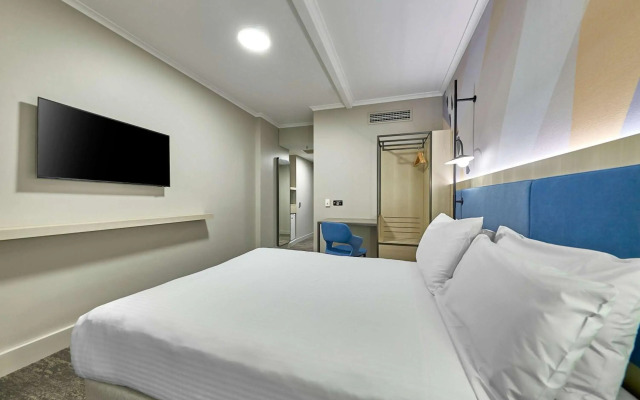 ibis Perth