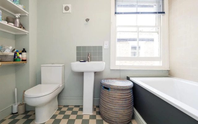 Lovely 4 Bedroom Terraced Family Home