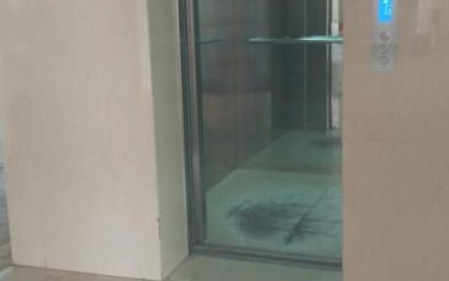 Good Guest RM 3 Sharing Living and Kitchen USD33
