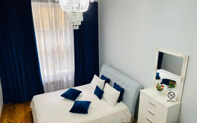 Centr Opera House 2 rooms