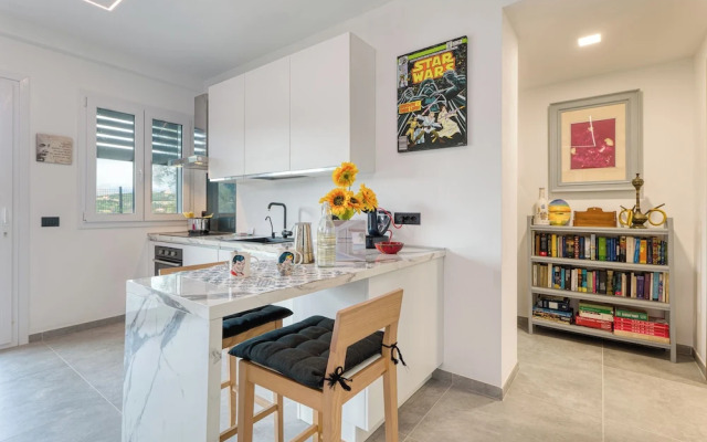 Gemma Marina Near Villa Grock Museum