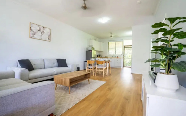 Nightcliff Retreat Stylish 2BR Apt Near Foreshore
