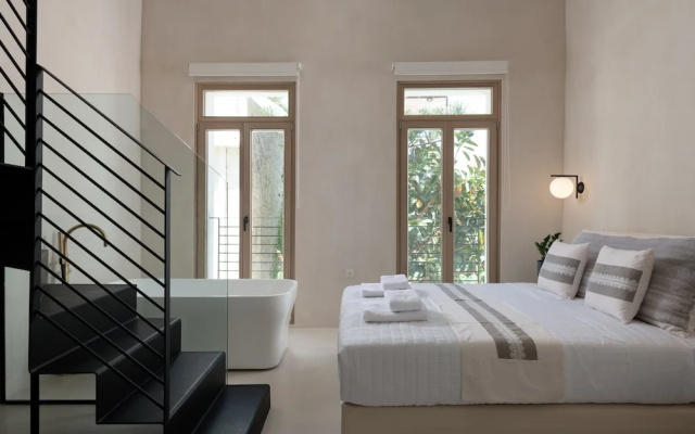 Sutor Chic Manor