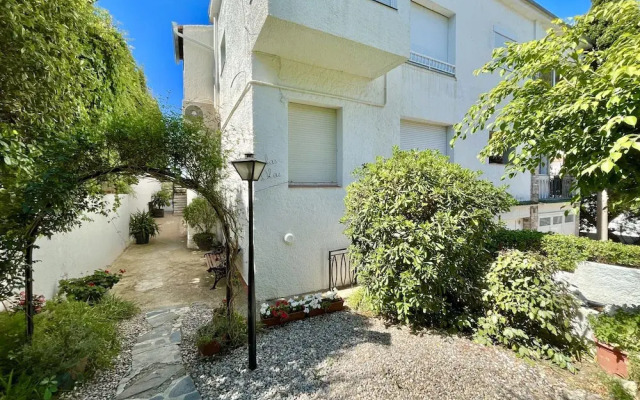 Apartment Near Canyelles Petites Beach
