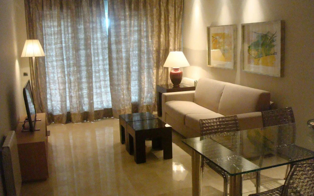 Artplatinum Suites & Apartments