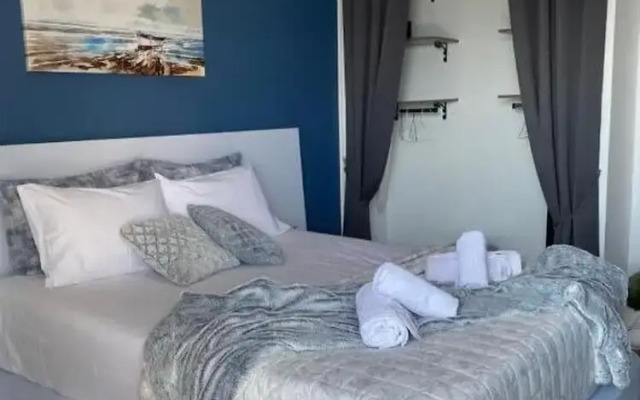Seafront Kalamata Haven - Blue Luxury Suite
