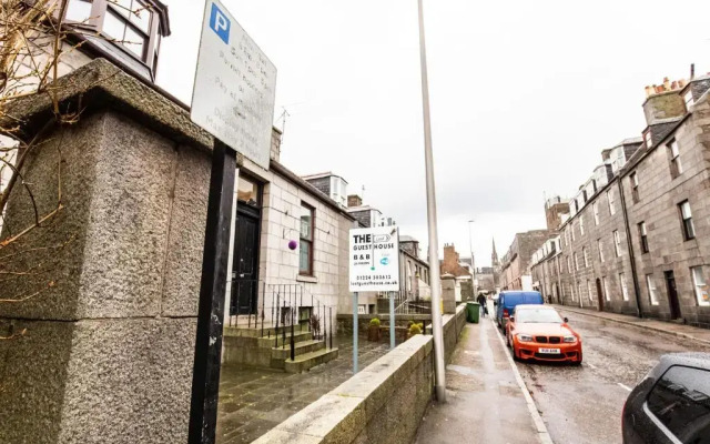 Lost Guest House - Aberdeen