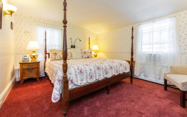 The Elmhurst Inn