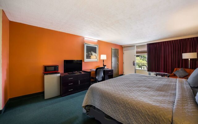 Travelodge by Wyndham Oakley