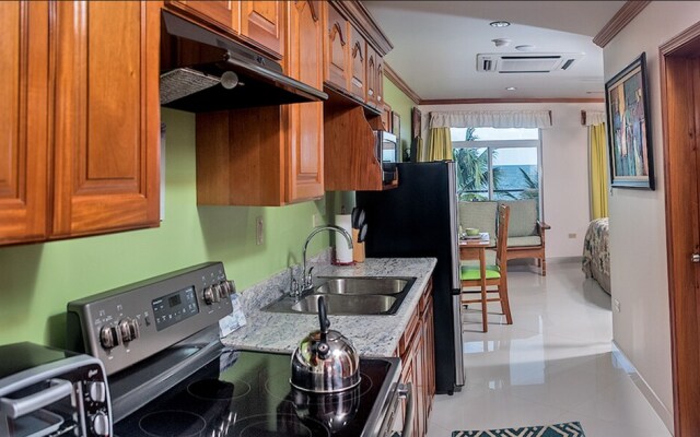 Miramar Apartments