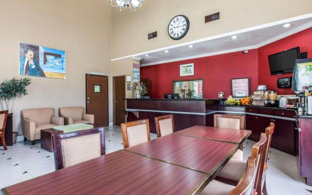 Econo Lodge Inn & Suites Fallbrook Downtown