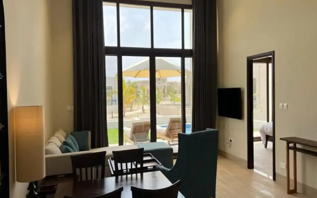 One-bedroom Oasis With Pool View