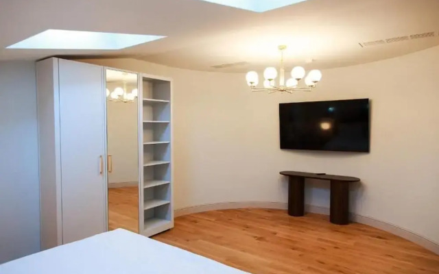 Roze Center Apartments