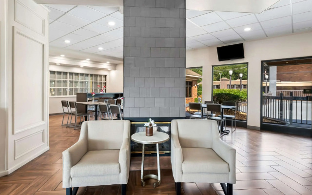 Quality Inn & Suites Fayetteville I-95