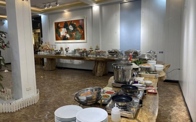 Babeeni Family Hotel