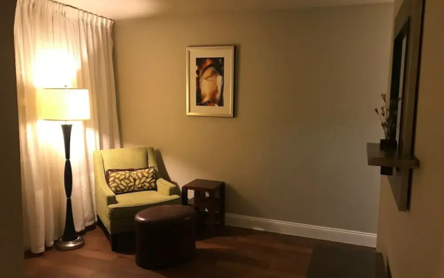 Americas Best Value Inn & Suites