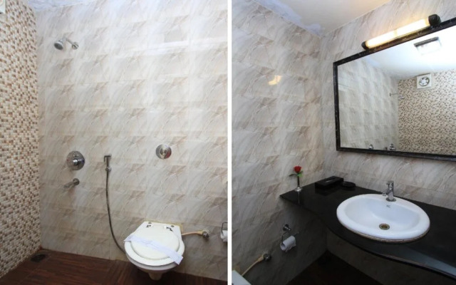 OYO 22528 Hotel Travel Inn