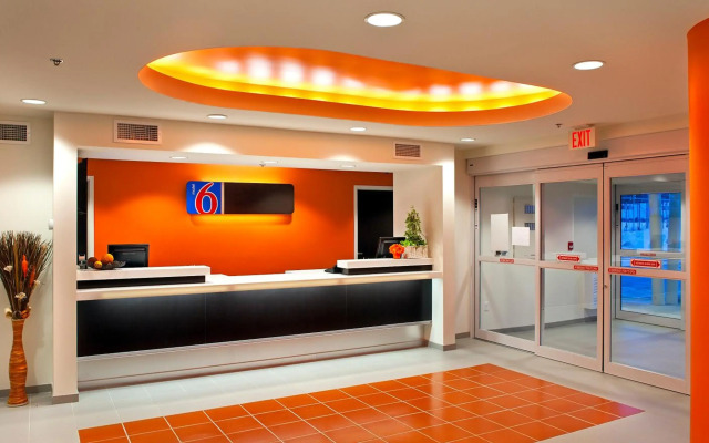 Motel 6 Brandon, MB